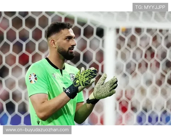 瓦伦西亚门将马马尔达什维利多次关键扑救，零封赫塔菲